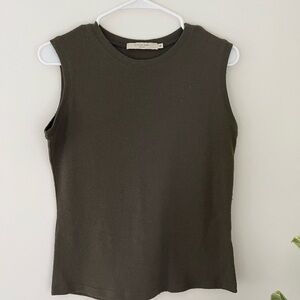 NWOT 7115 by Szeki Size S Olive Sleeveless Linen Blend Top